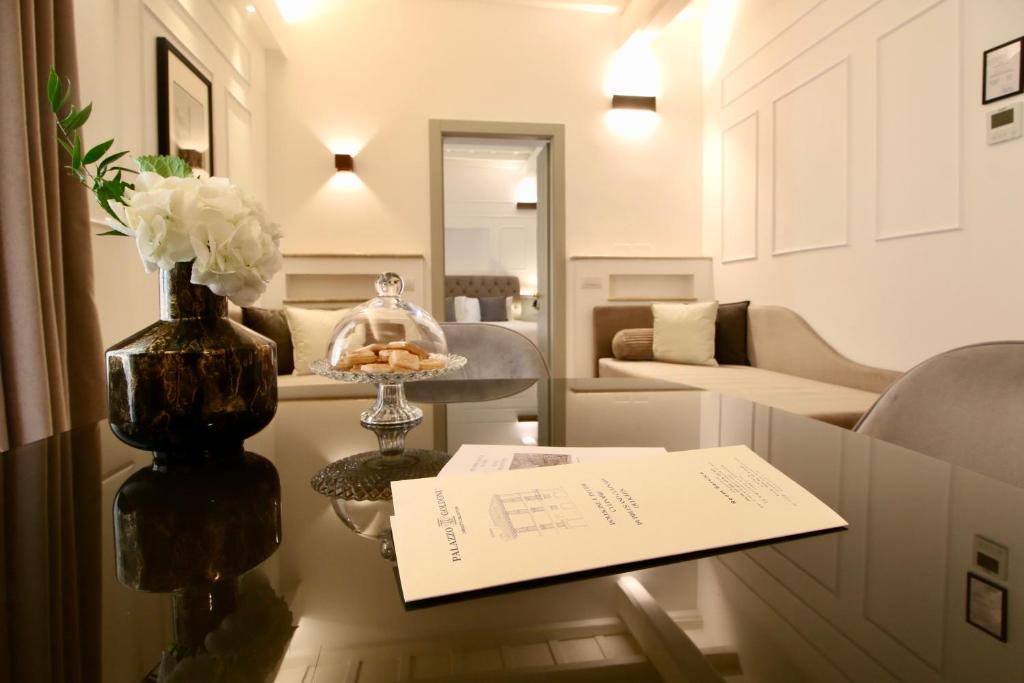 Palazzo Goldoni Condotti Collection - 16