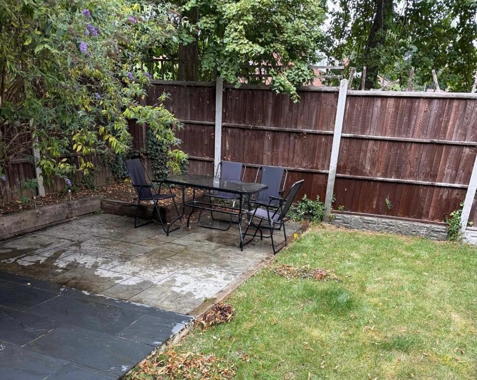 Zahrada ubytování Flamingo Short Lets Greenleys