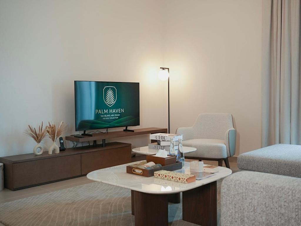 Istumisnurk majutusasutuses Palm Haven! NEW Luxury 1-BR! Yas Island Walking distance to F1