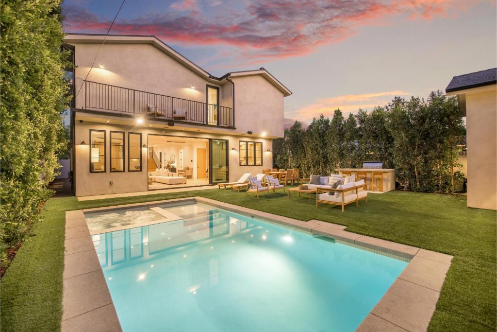 Bazén v ubytování Kraft Villa nebo v jeho okolí