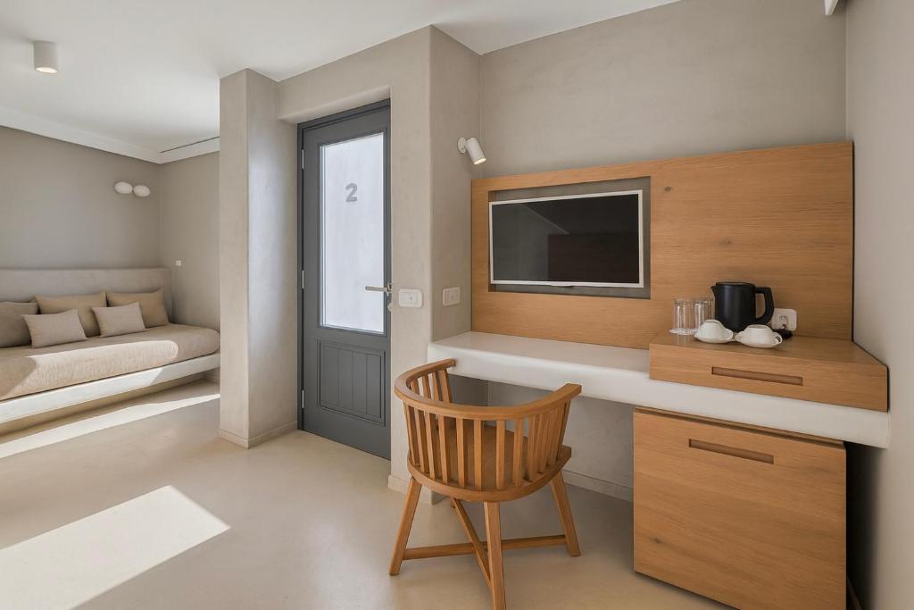 Chic Hotel Santorini - 13