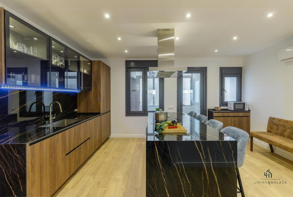 Living4malaga Miramar Luxe Beach Apartment