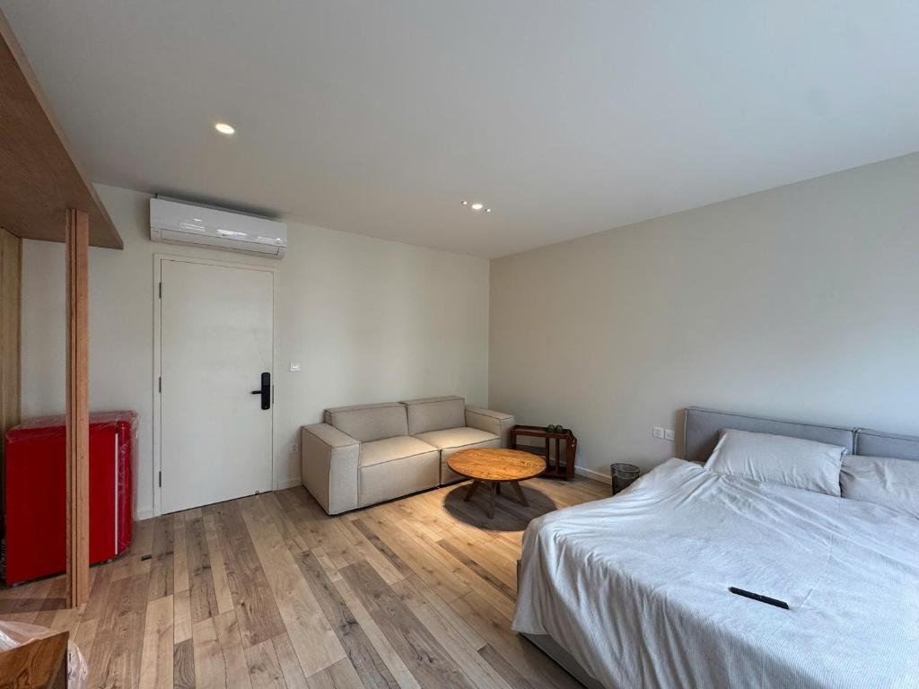 Fotografie z fotogalerie ubytování Calmstay - Soluna Pearl Villa - 5BR - Ocean Park v destinaci Hòa Bình