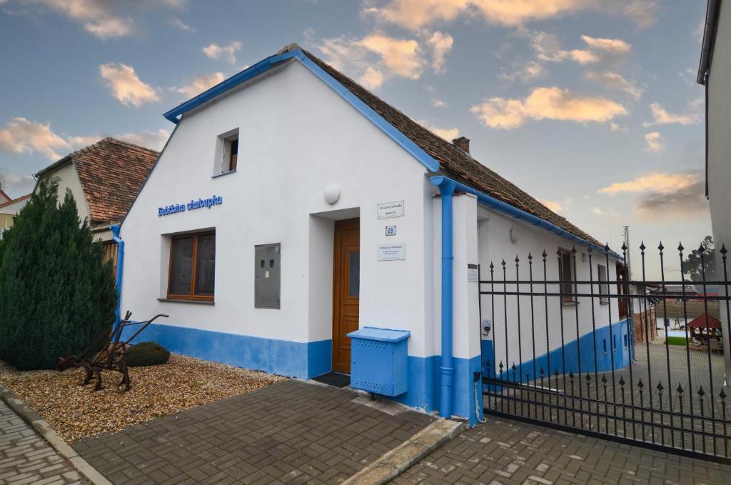 Το κτήριο όπου στεγάζεται  το διαμέρισμα