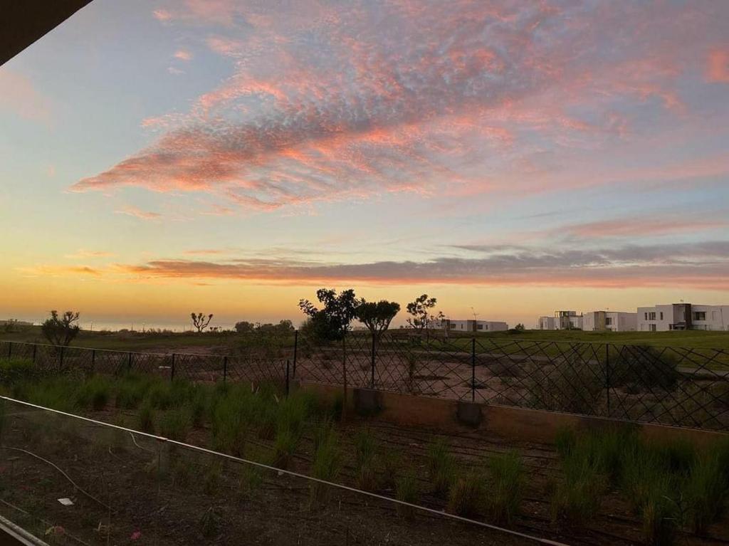 Bình minh/hoàng hôn nhìn từ căn hộ  hoặc gần đó