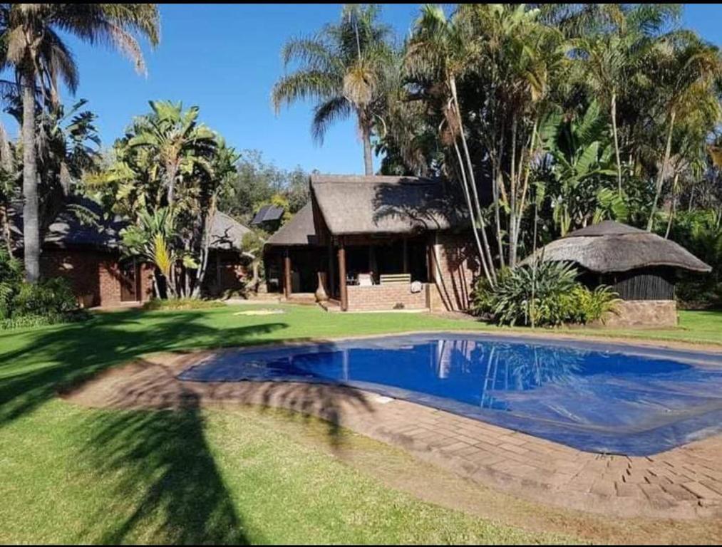 Swimmingpoolen hos eller tæt på Lapa Phanzi