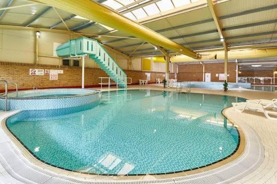 Πισίνα στο ή κοντά στο The Eden - Camber Sands Cosy Spacious Caravan