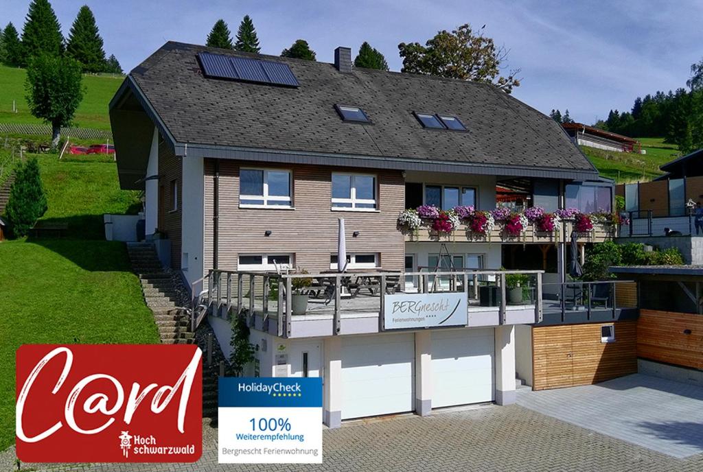 Το κτήριο όπου στεγάζεται  το διαμέρισμα