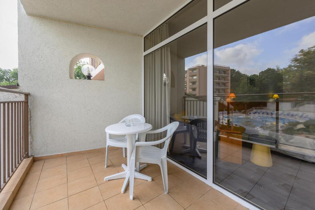 Single Room with Park View and Balcony