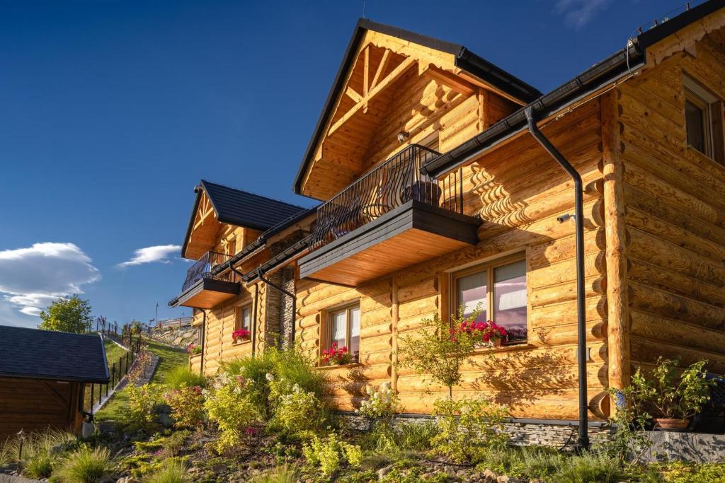 Το κτήριο όπου στεγάζεται  το διαμέρισμα