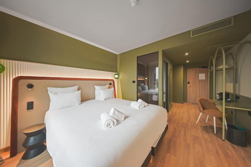 Campanile PRIME - Smart Lyon Chaponost - Deluxe Kamer Met Kingsize Bed
