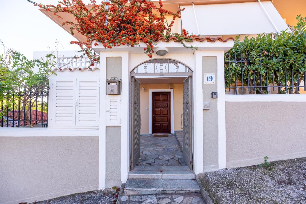 Aelora House Near Athens Airport By SEM