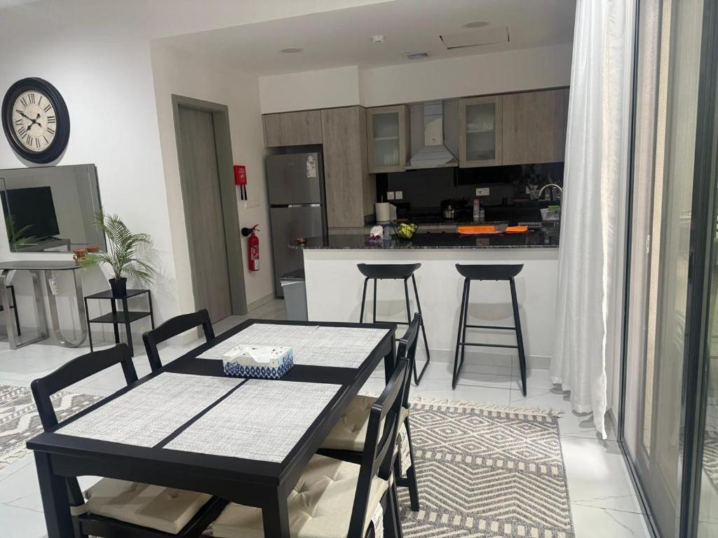 Kuchyň nebo kuchyňský kout v ubytování Luxurious 3BR Apartments at Salalah