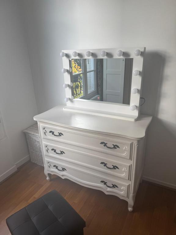 Fotografie z fotogalerie ubytování Cute appartement v destinaci Boulogne-Billancourt