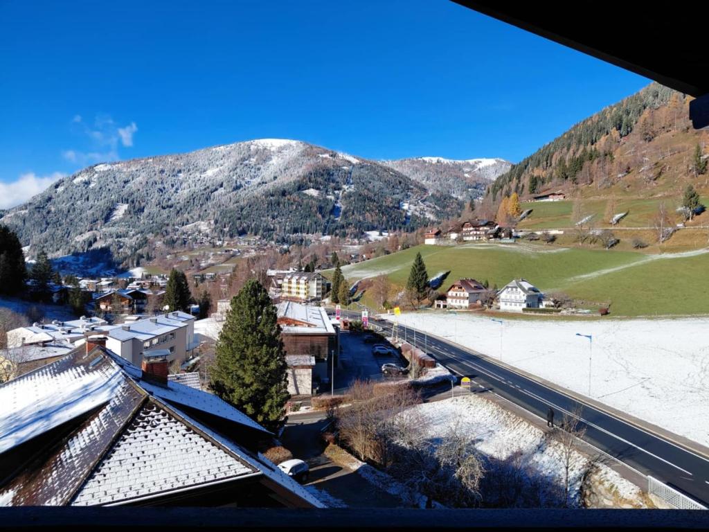 Nespecifikovaný výhled na hory nebo výhled na hory při pohledu z apartmánu