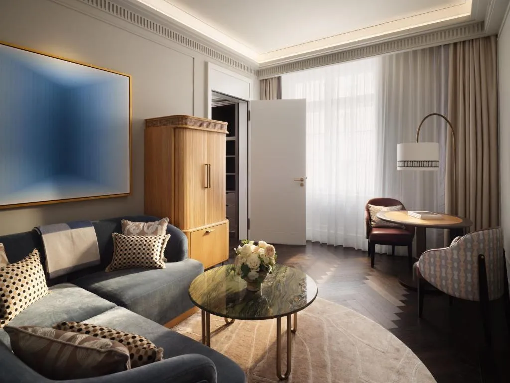 Corner Suite