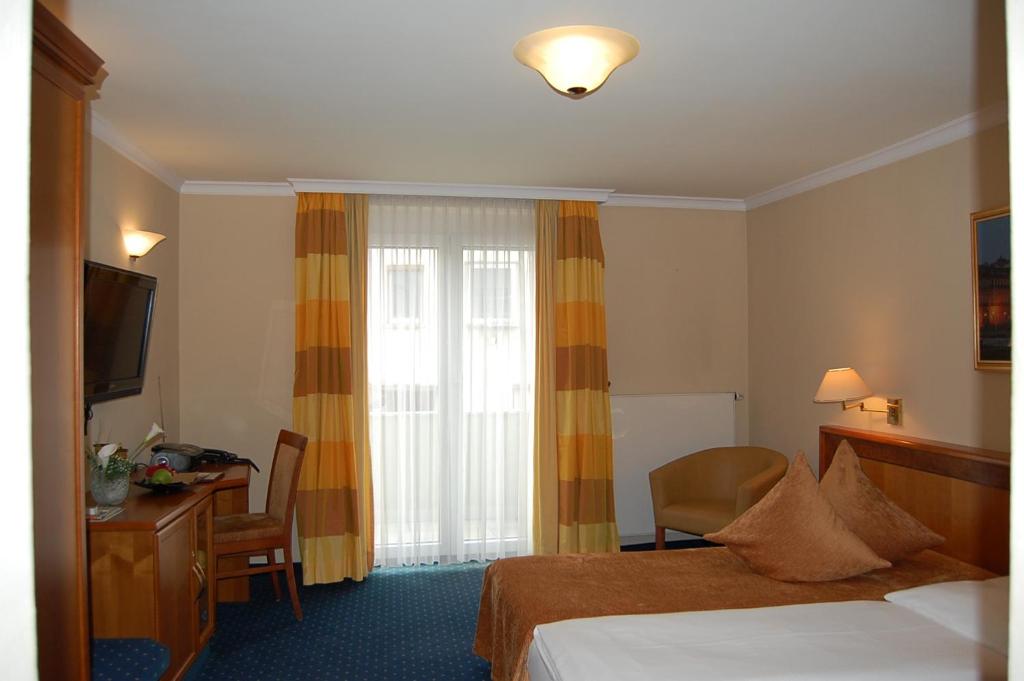 Hotel Ochsen Stuttgart - Camera Doppia Con Balcone