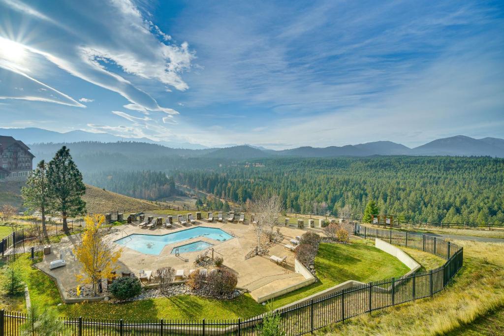 View of Mountain Views and Pool Access Cle Elum Condo!, Cle Elum (updated ...