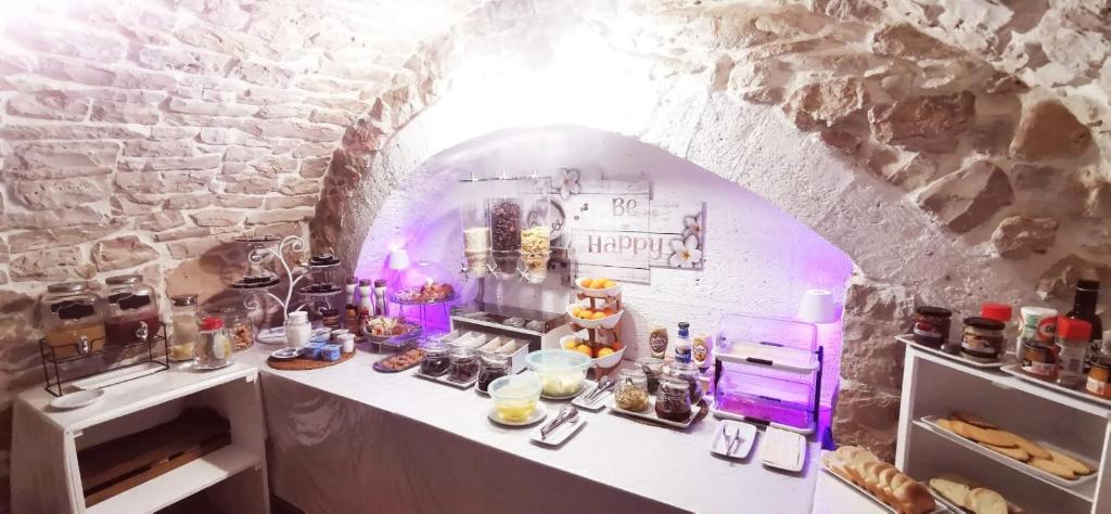 Η κουζίνα ή μικρή κουζίνα στο Albergo Tripoli B&B Affittacamere