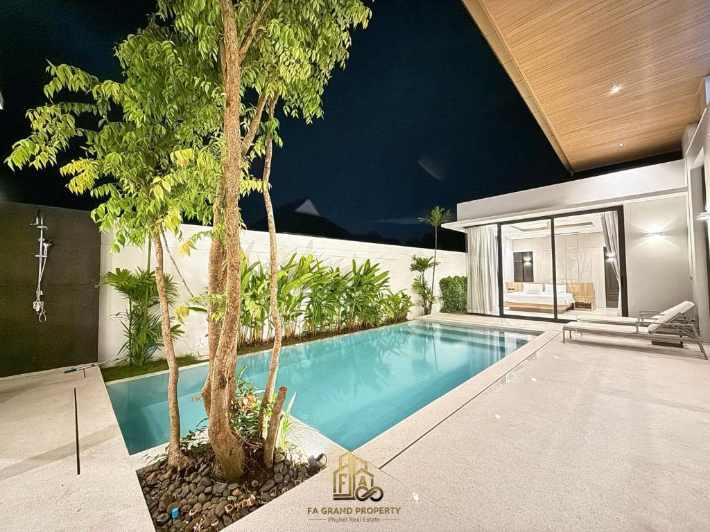 Πισίνα στο ή κοντά στο 4 Br Pool Villa in Chalong