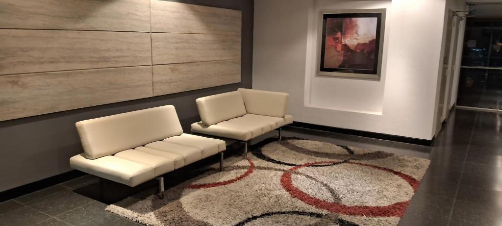 Χώρος καθιστικού στο modern loft with a great panoramic view