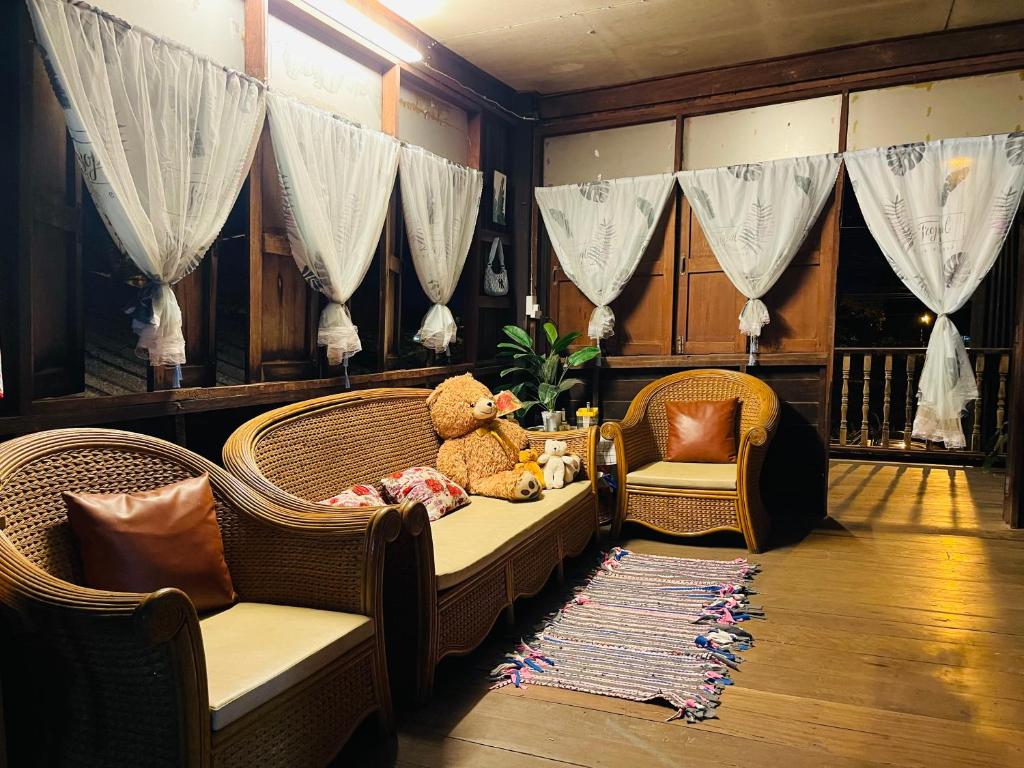 HostelBed and Retreat Phitsanulok - エコノミー ダブルルーム