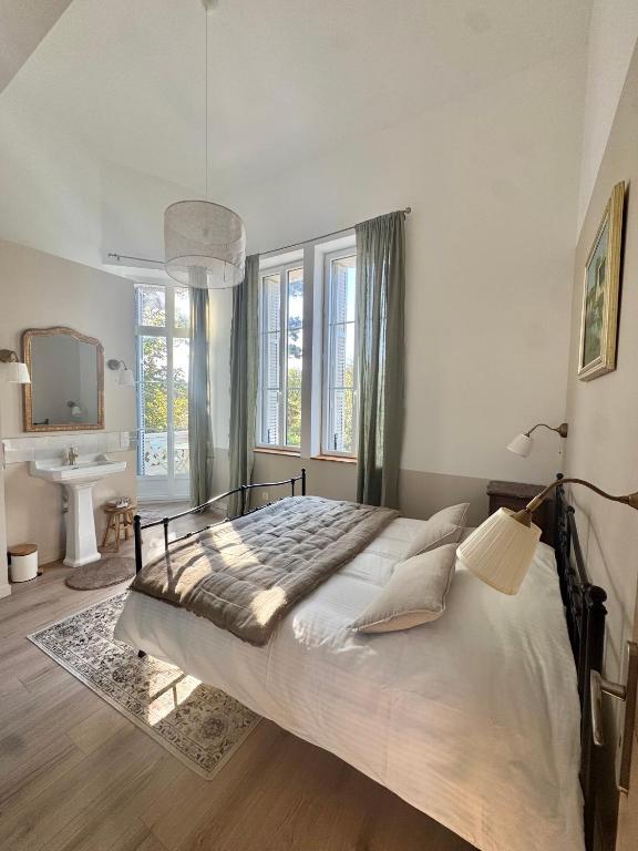 La Bastide des Trembles- Hôtel particulier avec piscine proche IPC et Vélodrome - Camera Doppia Deluxe Con Balcone