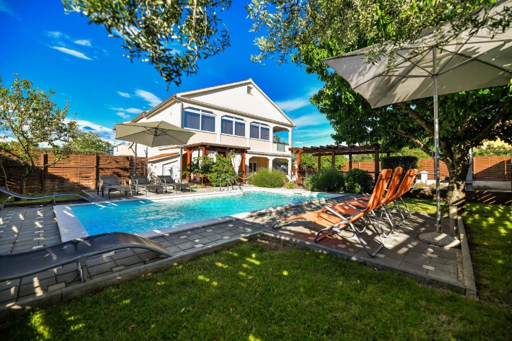 Bassein majutusasutuses Charmantes Ferienhaus In Donje Rastane või selle lähedal