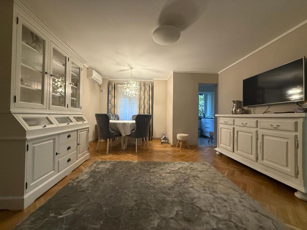 TV a/nebo společenská místnost v ubytování Zen Apartament