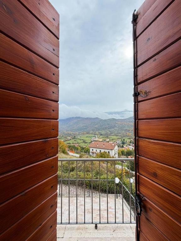 Üldine mäevaade või majutusasutusest Casa Mete - x 4 Persone- Garage - Vista Panoramica pildistatud vaade