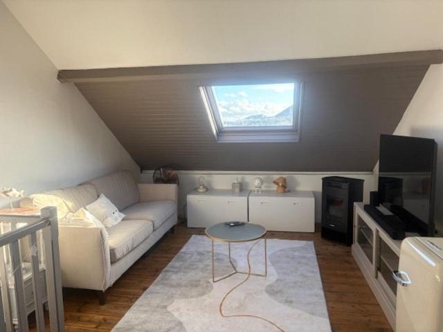 Et tv og/eller underholdning på L'Instant Baie, Maison cosy proche centre