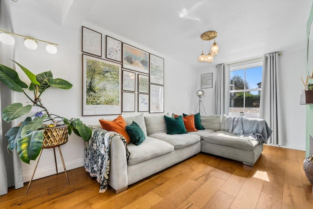 Posezení v ubytování Deppers Bridge, 3 Bedroom Property