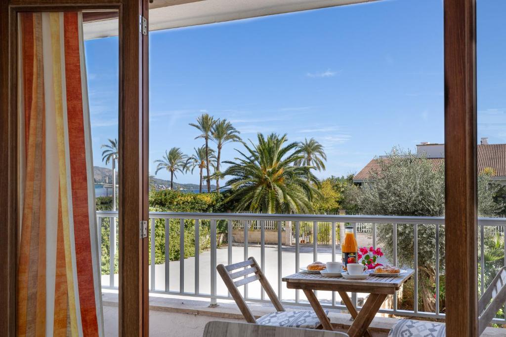 En balkon eller terrasse på Apartamento Reganyol by Rentallorca