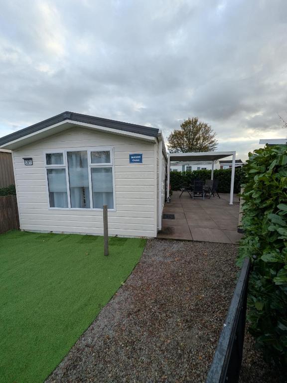 Budova, kde se chata nachází