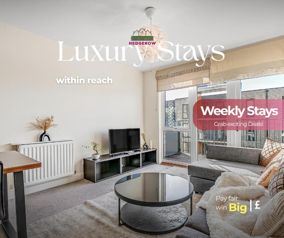ein Wohnzimmer mit Sofa und Tisch in der Unterkunft Last-Minute Specials l 1 Bed Apt, Luxury Balcony By Capital Retreats Short Lets & Serviced Accommodation in Colindale With Free WiFi in Hendon