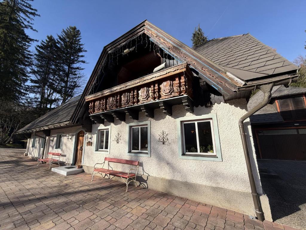 Budova, kde se vila nachází