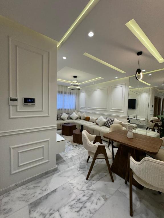 TV/trung tâm giải trí tại Luxury apartment Maarif near Stadium