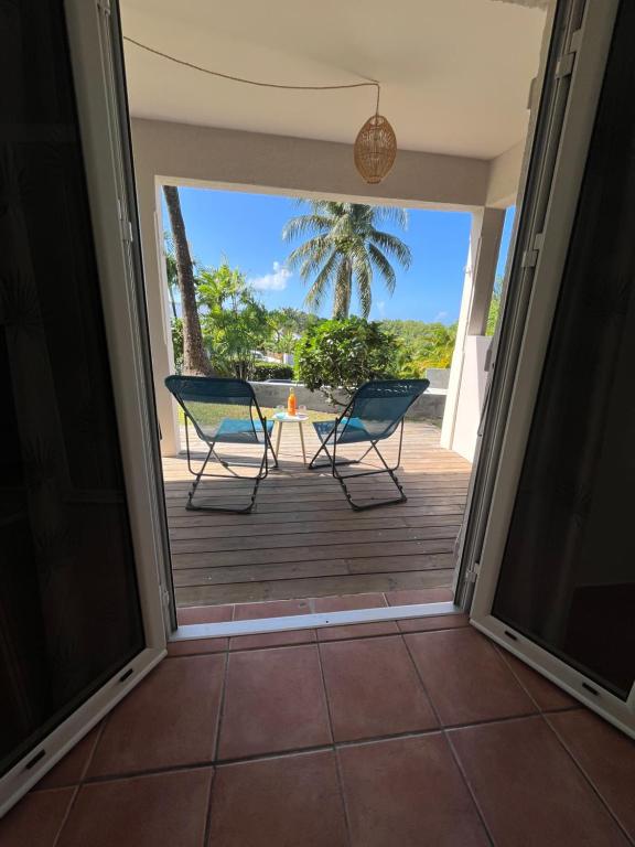 Μπαλκόνι ή βεράντα στο O Ti Boneur