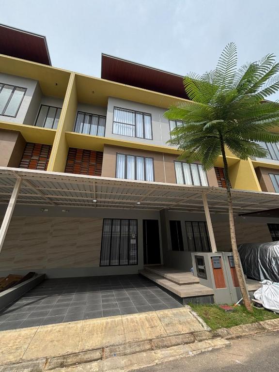 Kyzen Stay Central Family Home w Pool & Loft Net - 三卧室度假屋