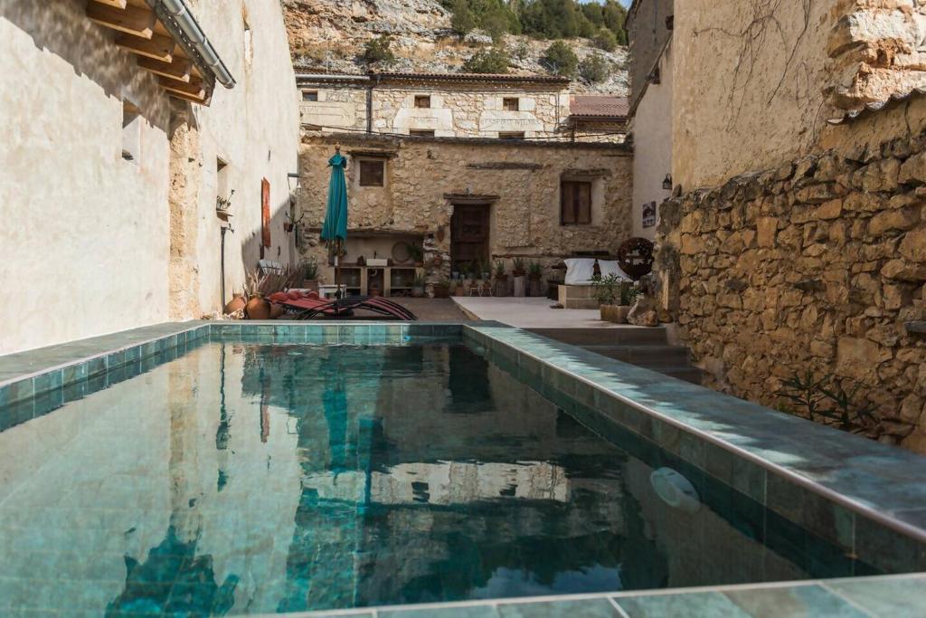 Hồ bơi trong/gần DeMaJia Casa entera en Castillejo de Robledo