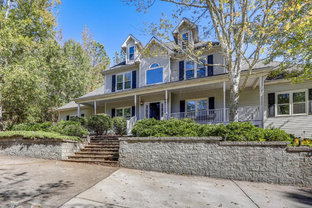 Το κτήριο όπου στεγάζεται  η παραθεριστική κατοικία