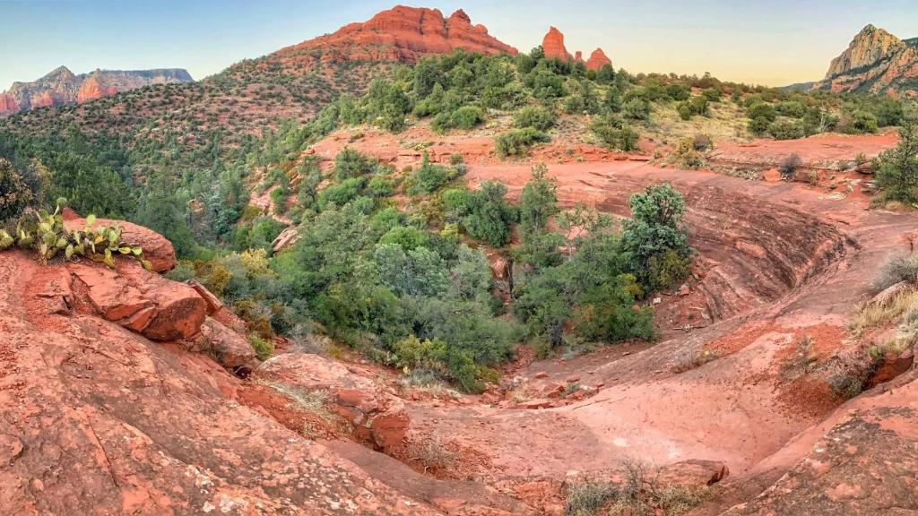 The Joy Sedona - Bed & Breakfast and Luxury Creekside Cabins photo