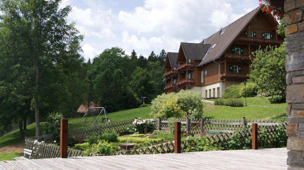 Κήπος έξω από το Hotel Klugbauer