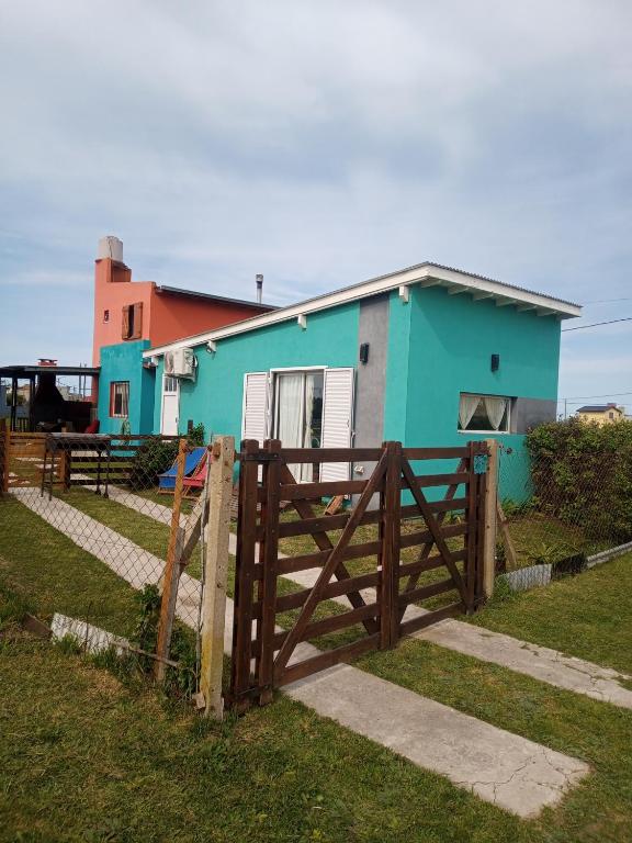 Το κτήριο όπου στεγάζεται  το διαμέρισμα