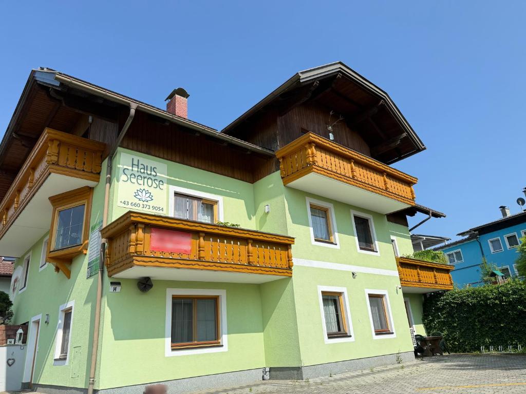 Το κτήριο όπου στεγάζεται  το διαμέρισμα