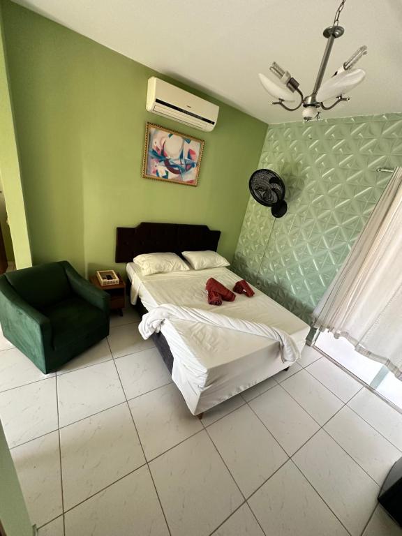 Giường trong phòng chung tại AngelHouse