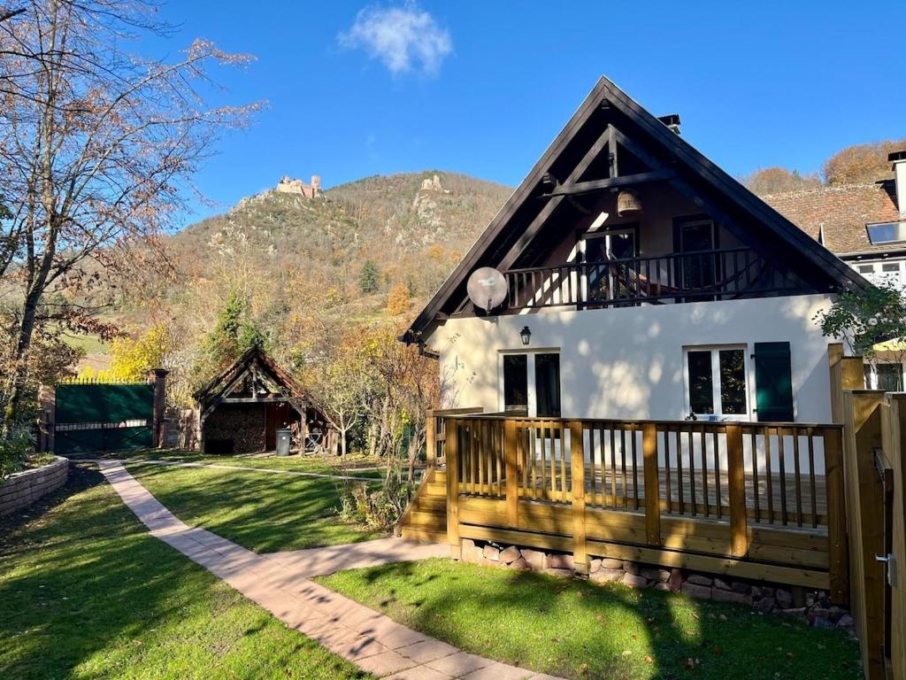 En generel udsigt til bjerge eller udsigt til bjerge taget fra feriehuset