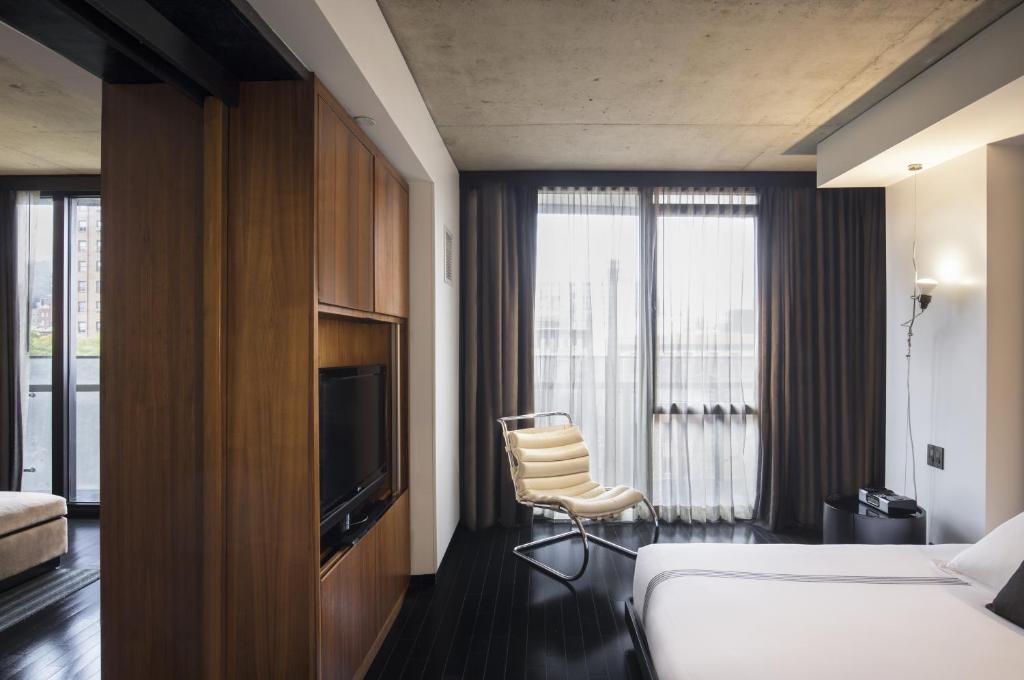 Sixty LES - 