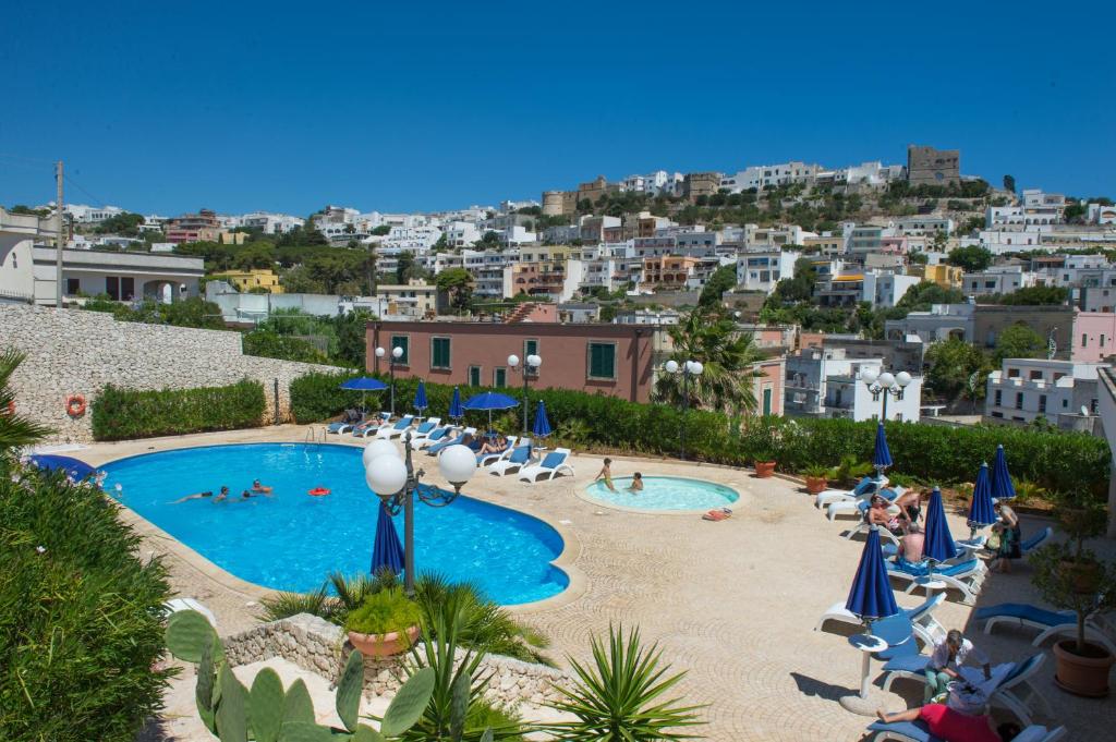 Bazén v ubytování Hotel Ristorante Panoramico nebo v jeho okolí