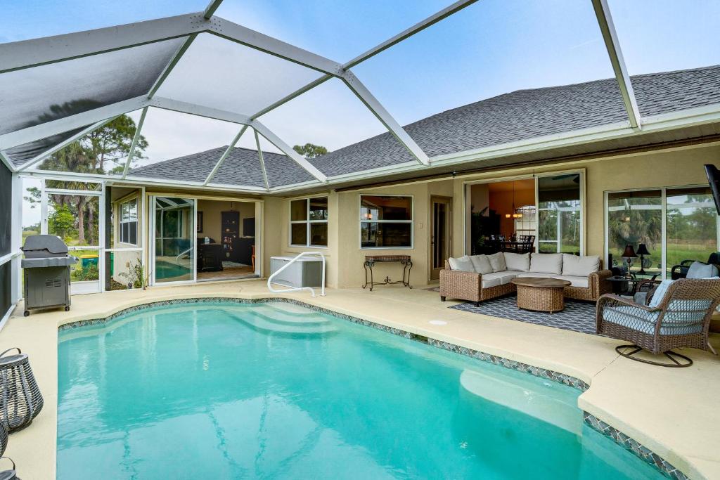 Bassein majutusasutuses Beach Days and Fairways Rotonda West Snowbird Home või selle lähedal